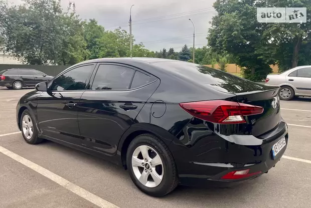 Hyundai Elantra 2019