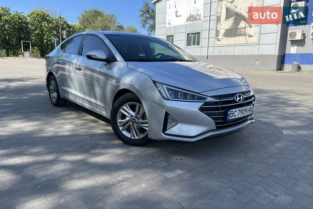 Hyundai Elantra 2019