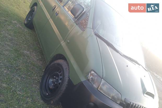 Hyundai H-1 2004