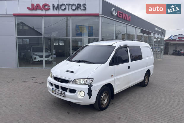 Hyundai H-1 2004