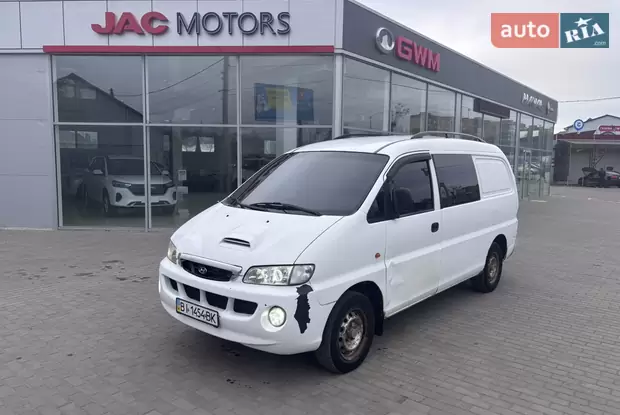 Hyundai H-1 2004