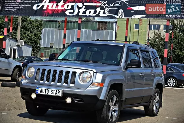 Auto Ria Kupiti Siri Avto Dzhip Patriot Prodazh Jeep Patriot Sirogo Koloru