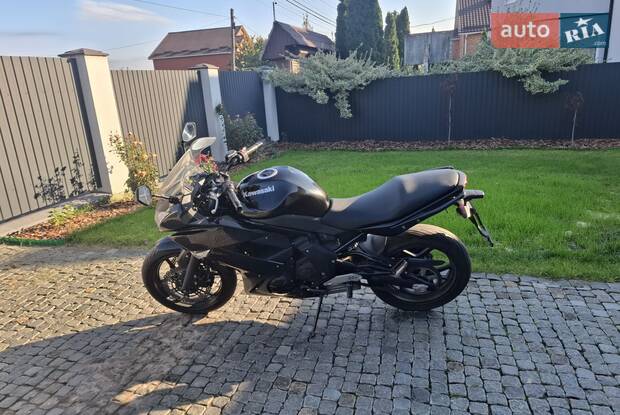 コメット 並行輸入品】ホンダ ビッグ1:9 ZX-10RCBR1000RRのオートバイの模型の