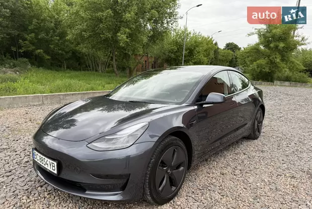 Tesla Model 3 2022