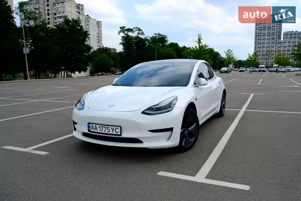 Tesla Model 3 2019