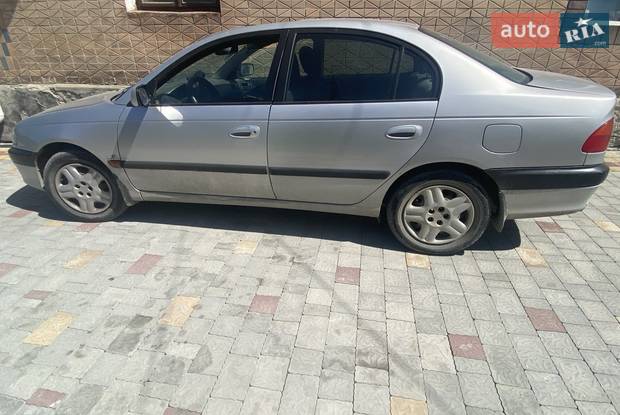 Toyota Avensis 1999