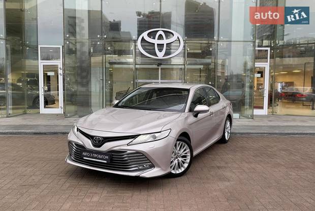 Toyota Camry 2017