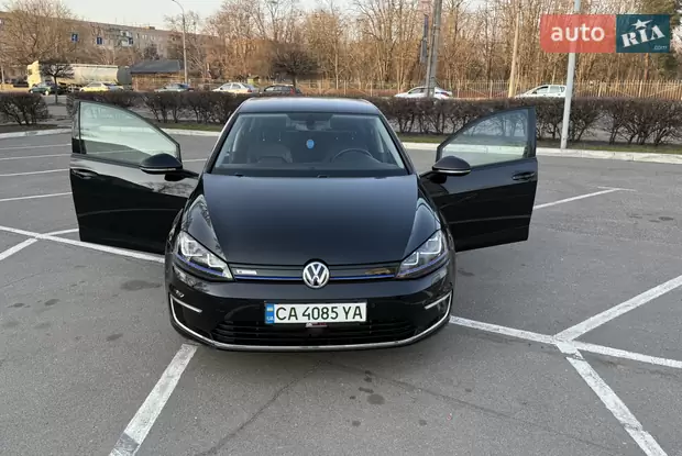 Volkswagen e-Golf 2015