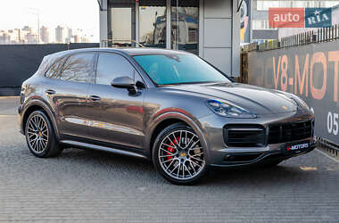 Porsche Cayenne 2021