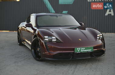 Porsche Taycan 2021