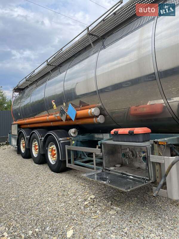 Цистерна LAG 0-3-39 1999 в Иршаве Цистерна LAG 0-3-39 1999 в Иршаве