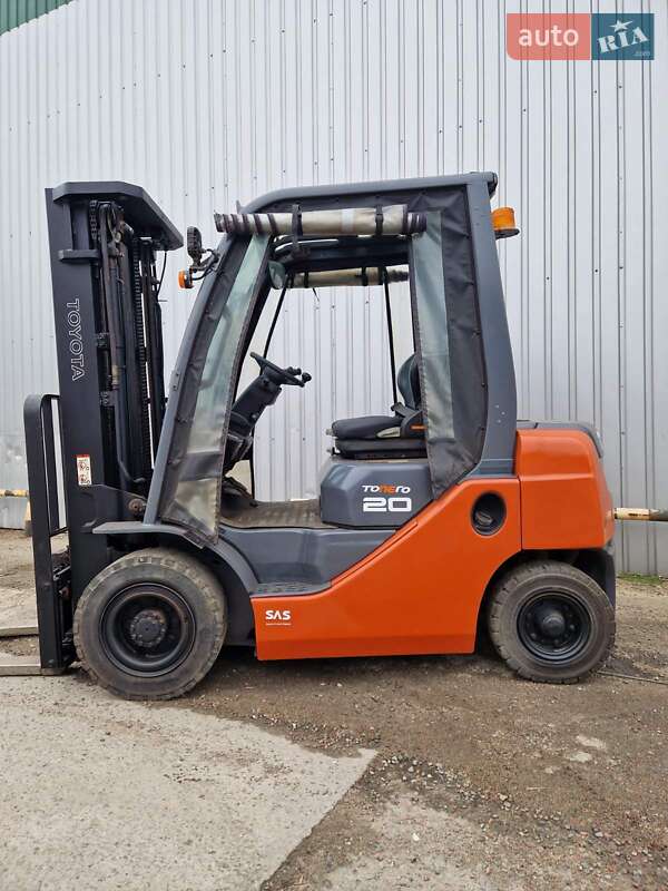 Вилочный погрузчик Toyota 02-8FDF 2019 в Киеве Вилочный погрузчик Toyota 02-8FDF 2019 в Киеве