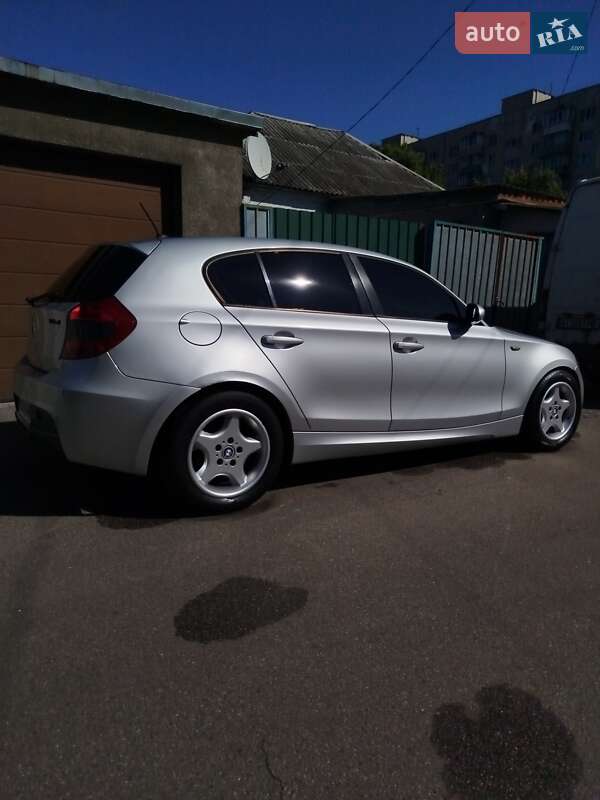 Хэтчбек BMW 1 Series 2007 в Киеве