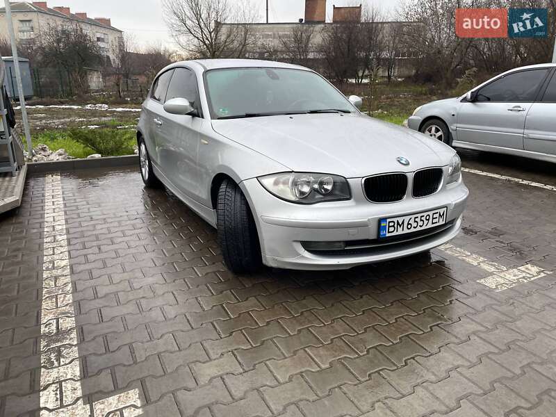 Хэтчбек BMW 1 Series 2008 в Ромнах Хэтчбек BMW 1 Series 2008 в Ромнах