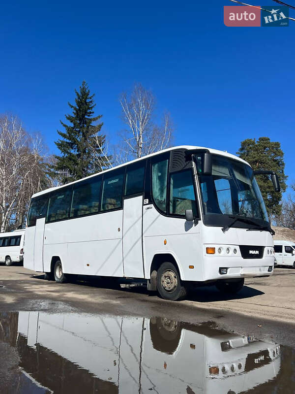 Туристический / Междугородний автобус MAN 10.220 1997 в Киеве