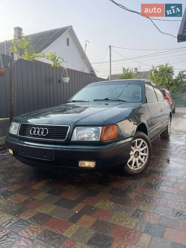 Седан Audi 100 1992 в Костополе