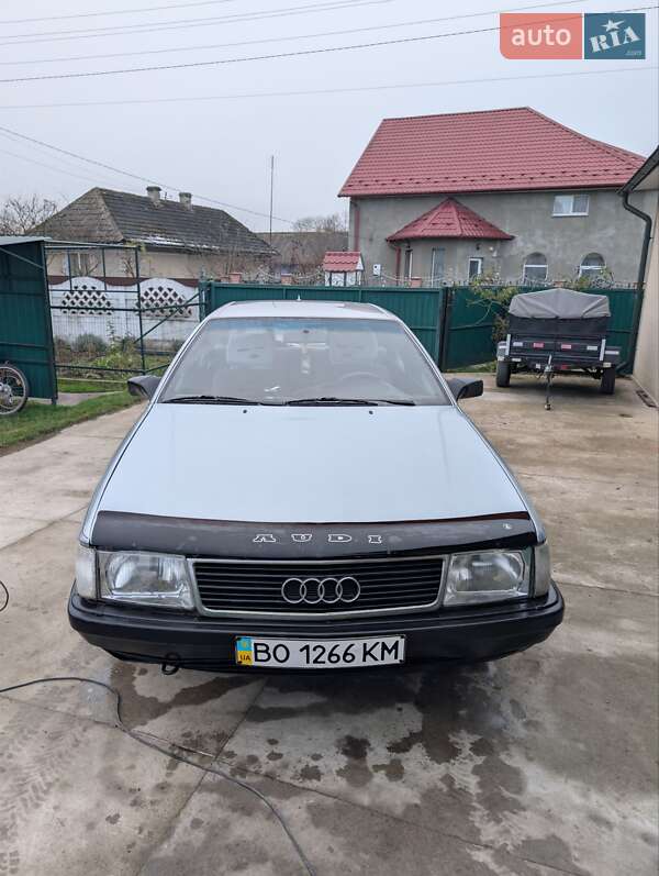 Седан Audi 100 1989 в Чорткове