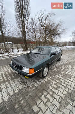 Седан Audi 100 1985 в Копычинце