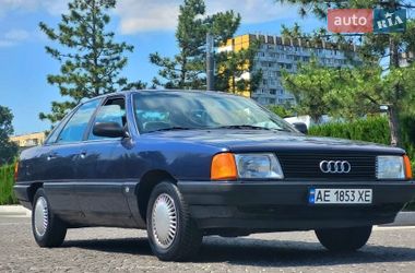 Седан Audi 100 1988 в Днепре