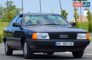 Седан Audi 100 1988 в Дніпрі
