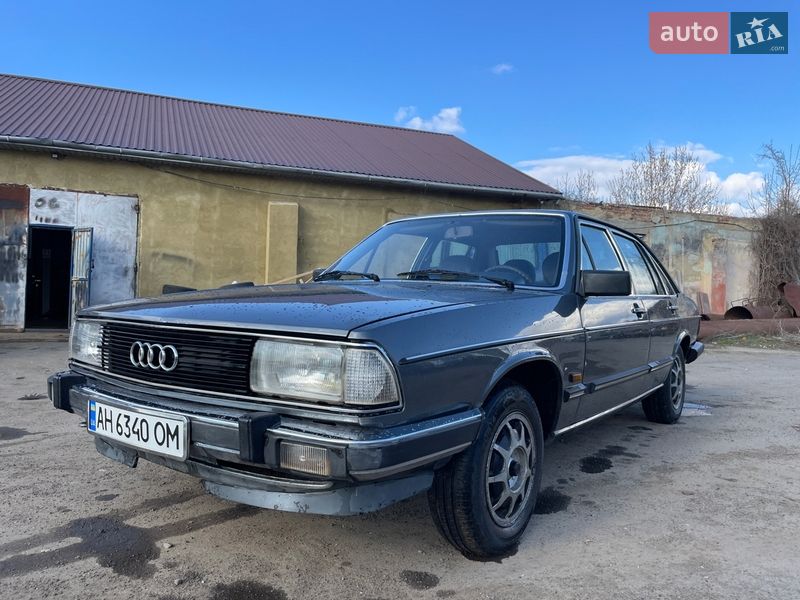 Седан Audi 100 1981 в Тульчине