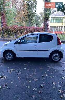 Хетчбек Peugeot 107 2011 в Києві