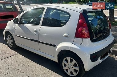 Хетчбек Peugeot 107 2011 в Києві