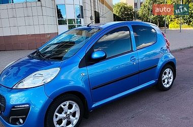 Хетчбек Peugeot 107 2014 в Харкові