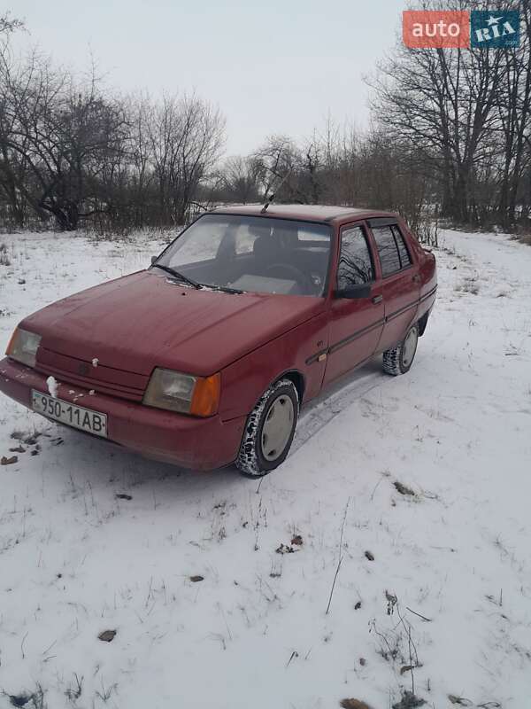 Лифтбек ЗАЗ 1103 Славута 2002 в Компанеевке Лифтбек ЗАЗ 1103 Славута 2002 в Компанеевке