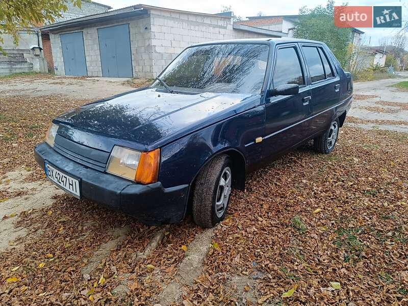 Лифтбек ЗАЗ 1103 Славута 2005 в Славуте Лифтбек ЗАЗ 1103 Славута 2005 в Славуте