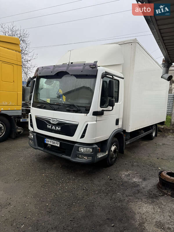 Грузовой фургон MAN 12.220 2016 в Одессе