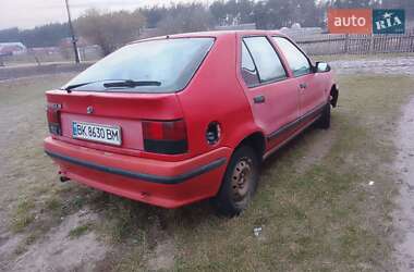 Седан Renault 19 1991 в Вараше