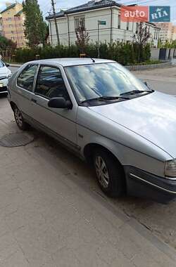 Хэтчбек Renault 19 1992 в Золочеве Хэтчбек Renault 19 1992 в Золочеве