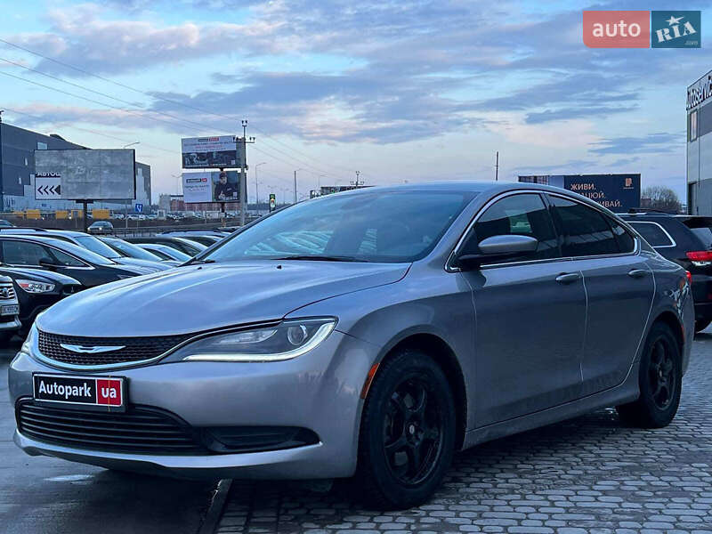 Седан Chrysler 200 2015 в Львове Седан Chrysler 200 2015 в Львове