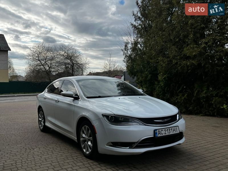 Седан Chrysler 200 2014 в Луцке