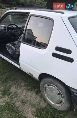 Хетчбек Peugeot 205 1988 в Яворові Хетчбек Peugeot 205 1988 в Яворові