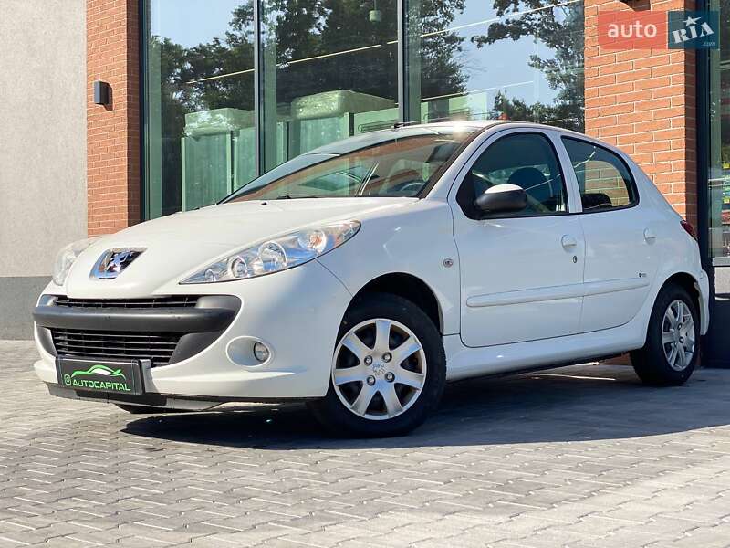 Хэтчбек Peugeot 206 plus 2009 в Киеве