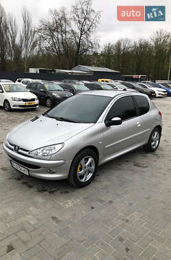 Хетчбек Peugeot 206 2003 в Кременчуці Хетчбек Peugeot 206 2003 в Кременчуці