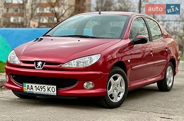 Седан Peugeot 206 2010 в Києві