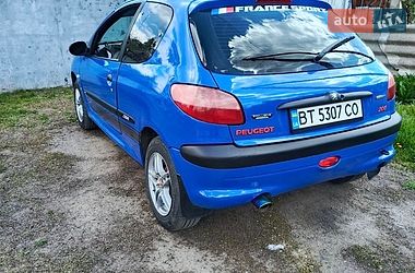 Хэтчбек Peugeot 206 2001 в Подольске