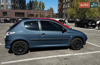 Хетчбек Peugeot 206 2005 в Дніпрі