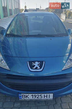 Хетчбек Peugeot 207 2008 в Рівному