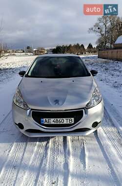 Хэтчбек Peugeot 208 2013 в Киеве Хэтчбек Peugeot 208 2013 в Киеве
