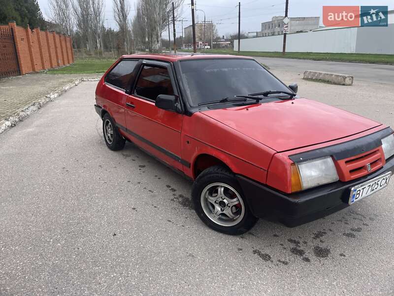 Хетчбек ВАЗ / Lada 2108 1992 в Херсоні Хетчбек ВАЗ / Lada 2108 1992 в Херсоні