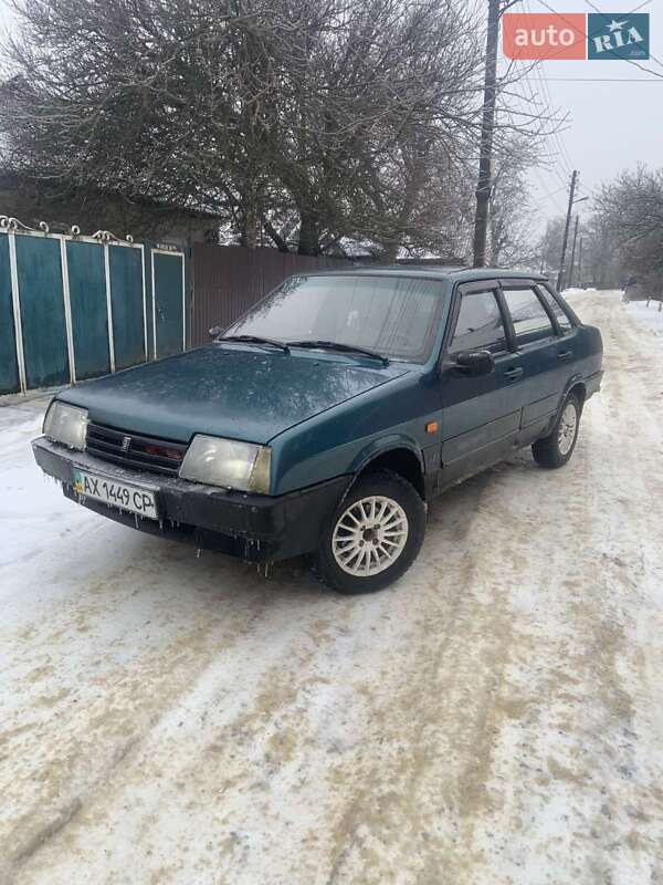 Седан ВАЗ / Lada 21099 2001 в Харькове