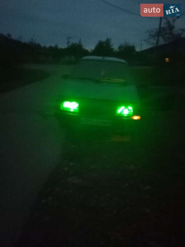 Хэтчбек ВАЗ / Lada 2109 2000 в Рожнятове Хэтчбек ВАЗ / Lada 2109 2000 в Рожнятове