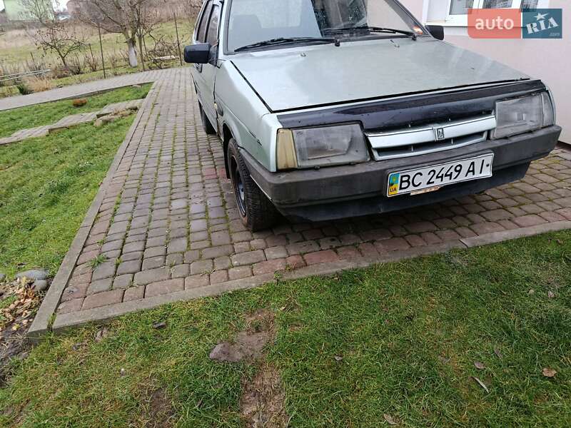 Хэтчбек ВАЗ / Lada 2109 1993 в Львове