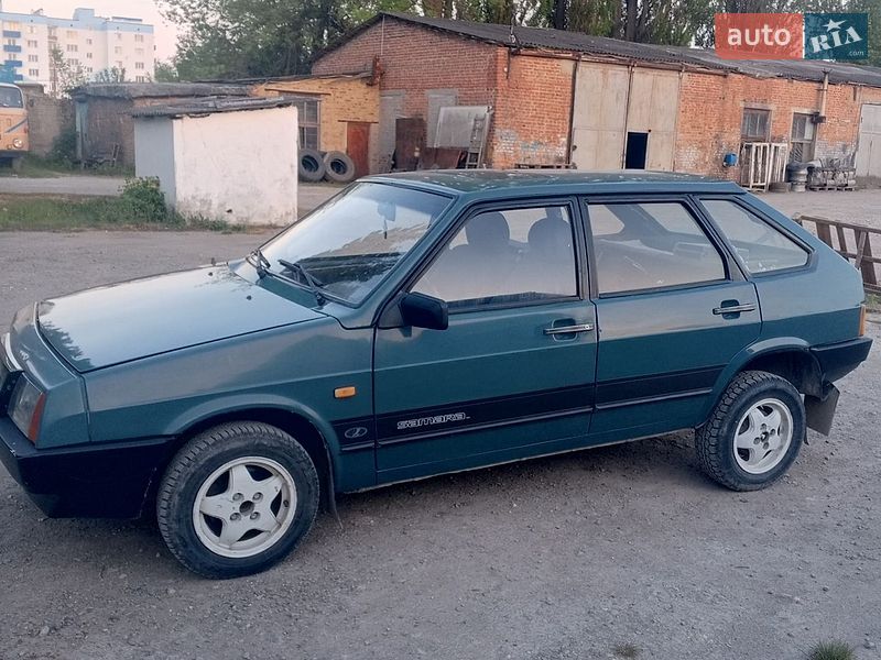 Хэтчбек ВАЗ / Lada 2109 1994 в Каменец-Подольском