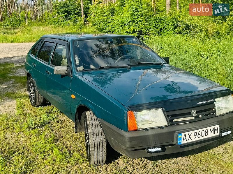 Хэтчбек ВАЗ / Lada 2109 2004 в Харькове