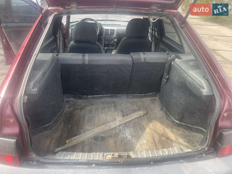 Хэтчбек ВАЗ / Lada 2112 2005 в Верхнеднепровске Хэтчбек ВАЗ / Lada 2112 2005 в Верхнеднепровске